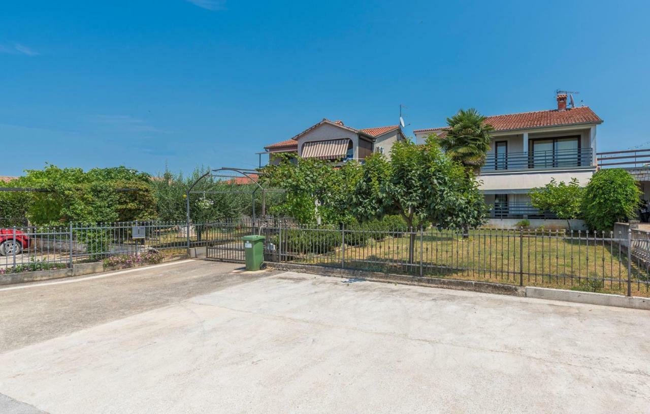 Nova Vas  Apartment Green With Balcony מראה חיצוני תמונה