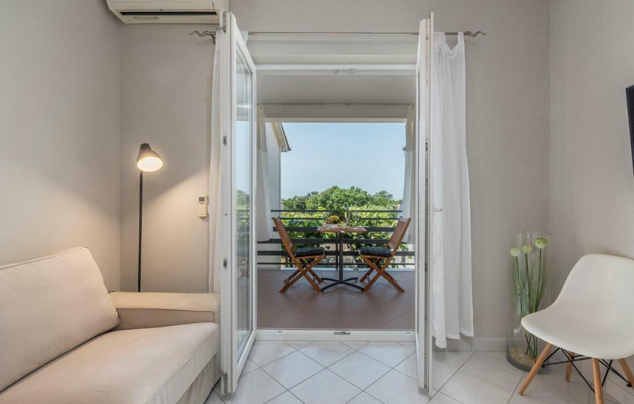 Nova Vas  Apartment Green With Balcony מראה חיצוני תמונה